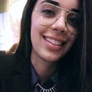 Meet your Posher, Danyelle